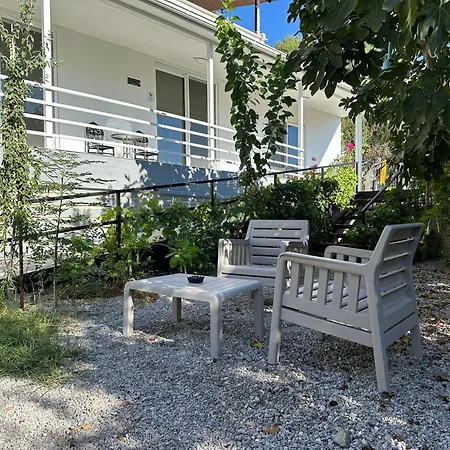 Airport Blue Eye House Ideal For Air Travellers 5 Km From Airport Homestay