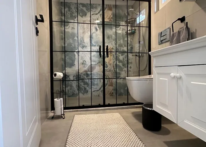 홈스테이 Blue Eye 5 Km From Airport *